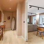Chic 3-Room Air-Conditioned Apartment In The Heart Of The Marais