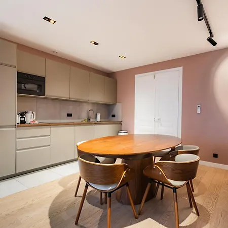 Chic 3-room Air-conditioned In The Heart Of The Marais *