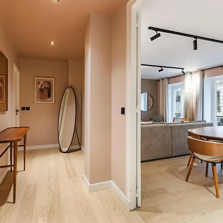 Chic 3-room Air-conditioned In The Heart Of The Marais * Parigi