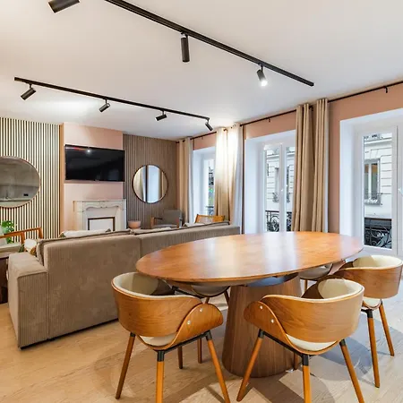 Chic 3-room Air-conditioned In The Heart Of The Marais * Parigi